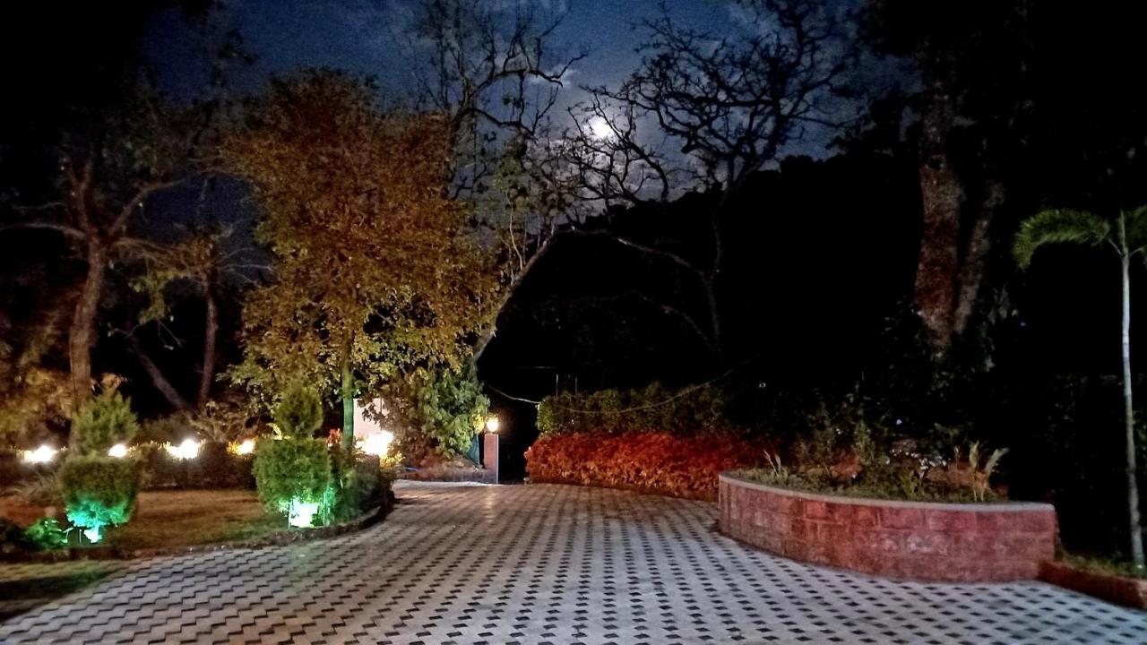 Serenity Resort Panhala Luaran gambar